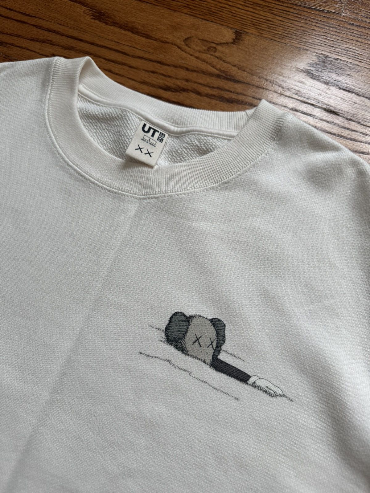 Kaws Kaws x Uniqlo Longsleeve Sweatshirt Size US L / EU 52-54 / 3 - 3 Thumbnail