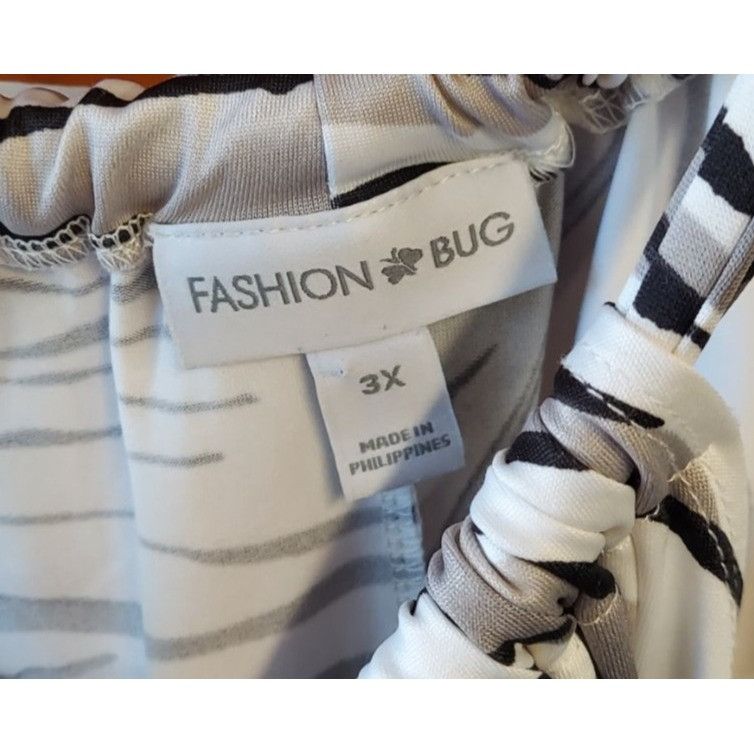 Other Bundle of 4 Plus Size 3X Womens Blouses Black and White Mixe Size 4XL / US 24-26 - 7 Thumbnail