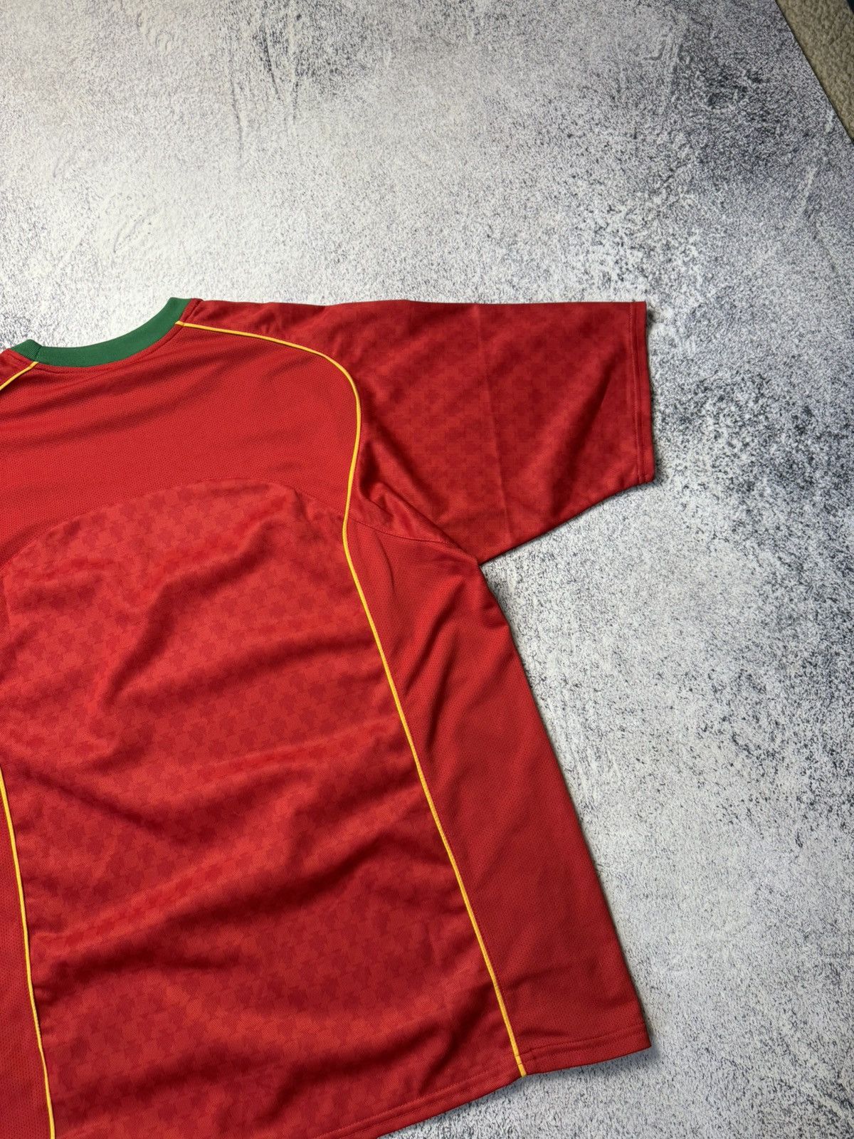 Nike Vintage Nike Portugal 2004 Home Football Shirt Soccer Jersey Size US L / EU 52-54 / 3 - 17 Thumbnail