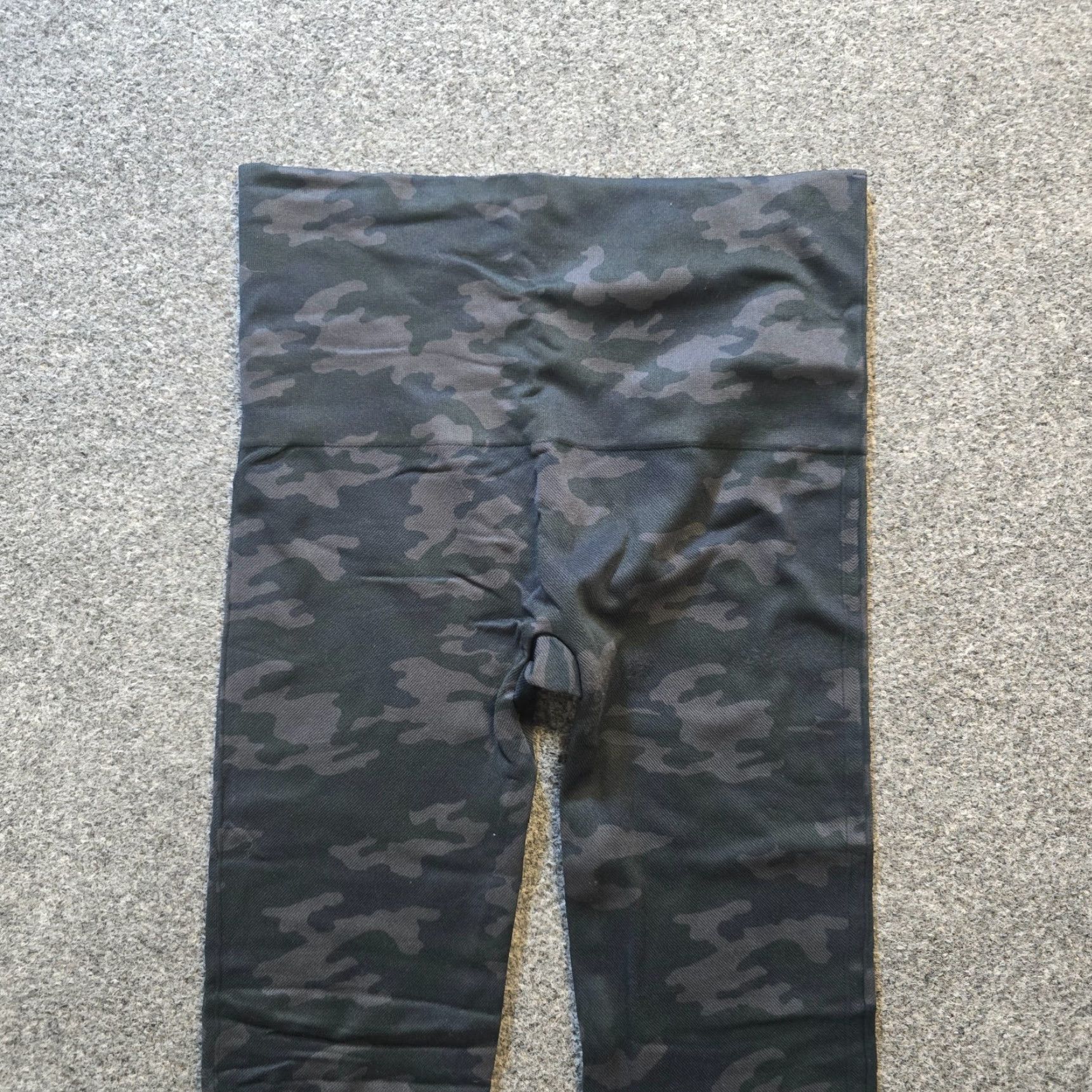 Spanx Spanx Leggings Women XL Black Gray Camo Look at Me Now Seamless Compression 7/8 Length Athleisure Size 40" / US 18 - 2 Thumbnail