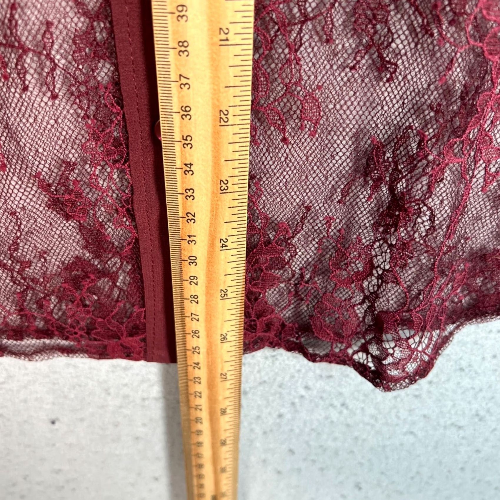 Gap Gap Blouse XS Sheer Burgundy Lace Button-Up Womens Shirt Classic NYLON POLYESTER Lace Sheer Casual 8/10 Size XS Regular Red Womens Size XS / US 0-2 / IT 36-38 - 7 Thumbnail
