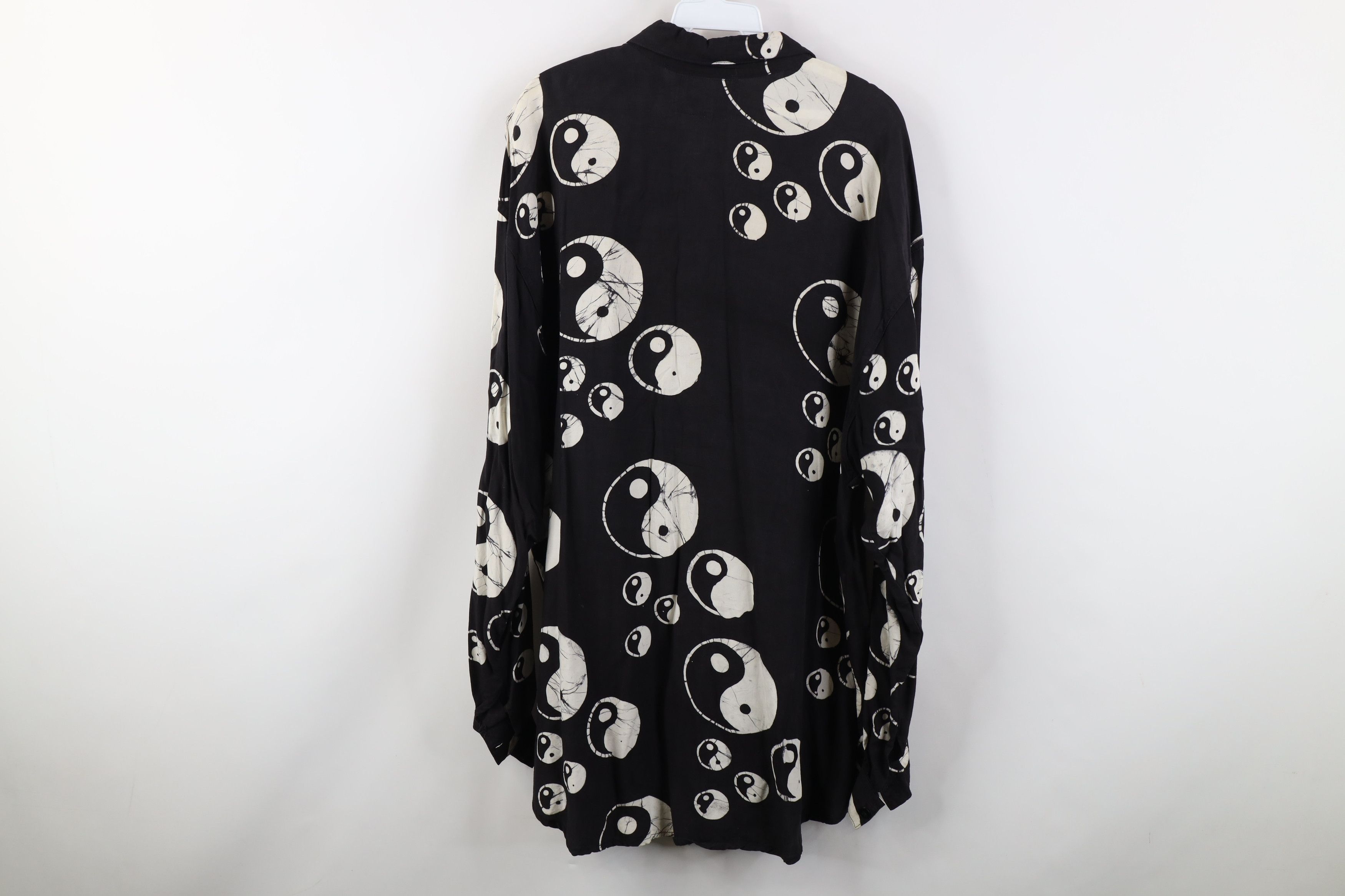 Vintage Vintage 90s Streetwear Rayon Gabardine Yin Yang Button Shirt Size US L / EU 52-54 / 3 - 12 Thumbnail