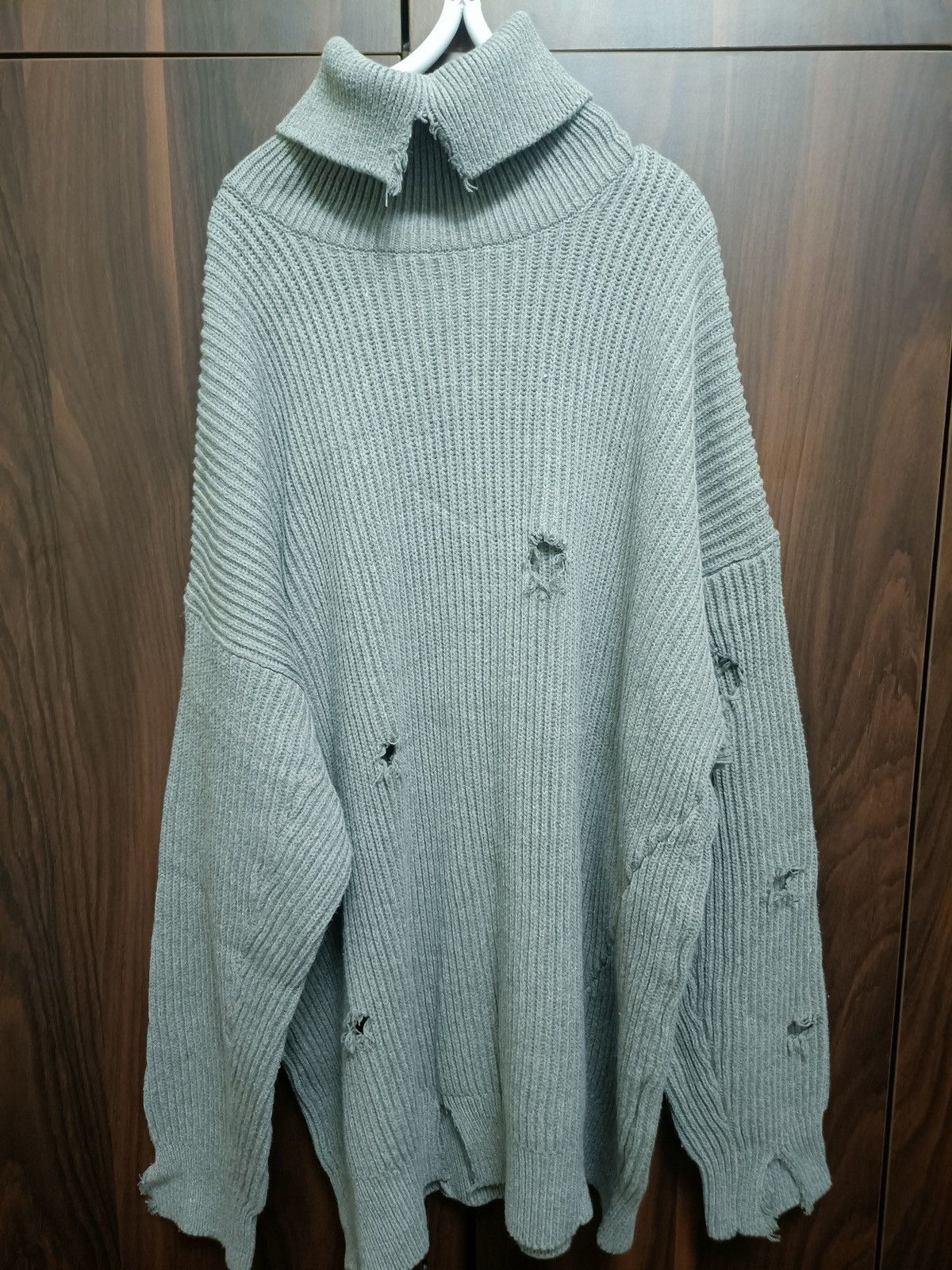 Hed Mayner Hed Mayner Oversized distressed turtleneck knit sweater Size US M / EU 48-50 / 2 - 3 Thumbnail