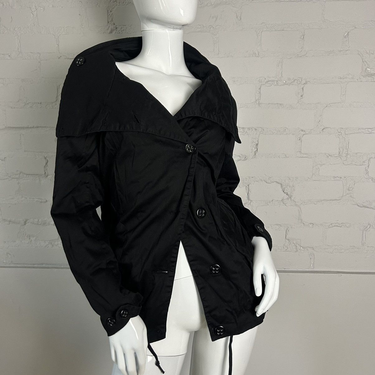 Asymmetric black vintage windbreaker