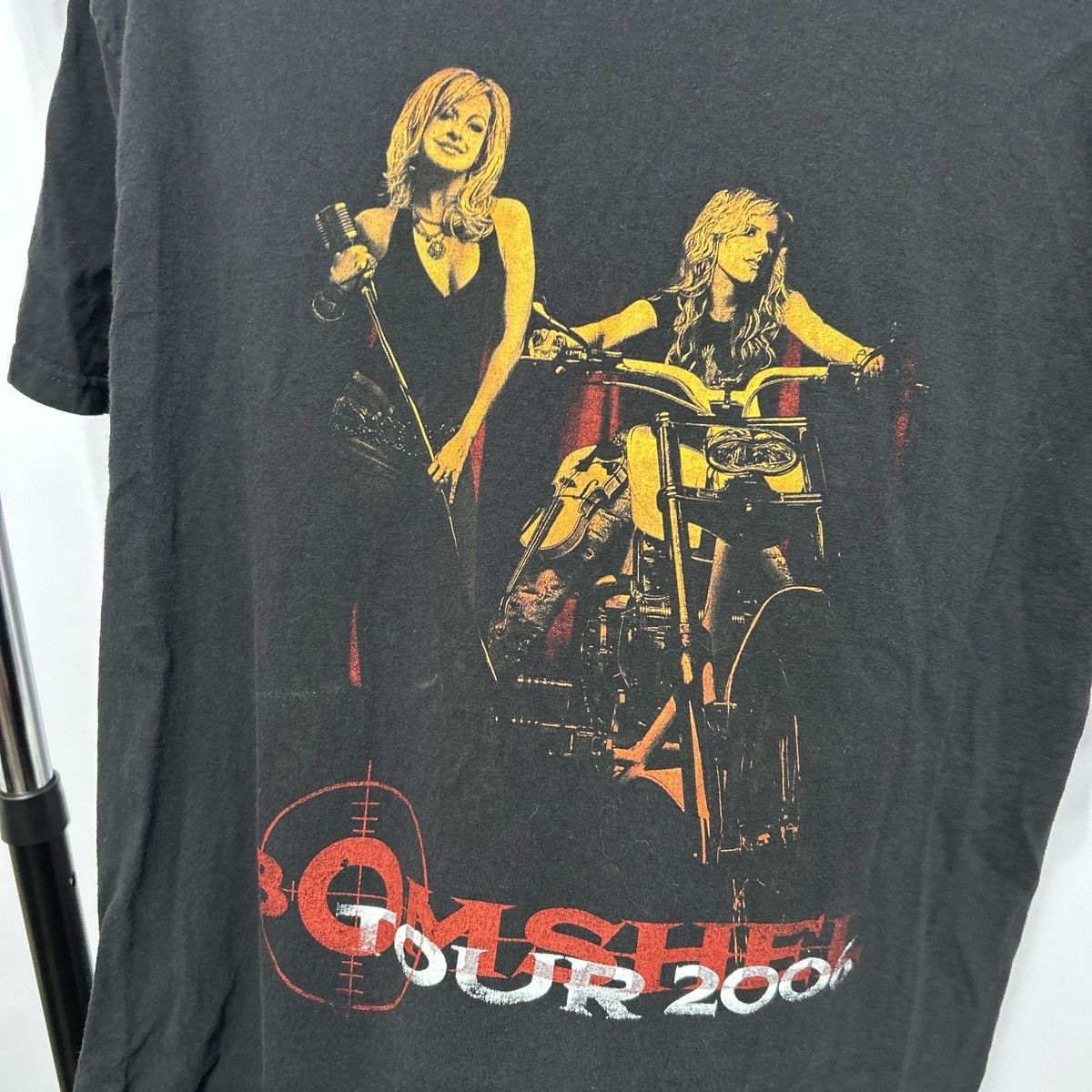 Delta Vintage Bomshel 2006 Graphic Tshirt Size Large - "Bradley" Size L / US 10 / IT 46 - 8 Thumbnail