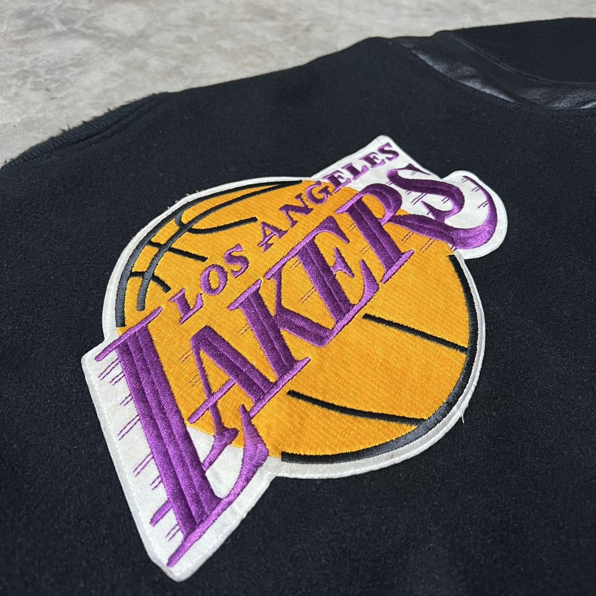NBA × Vintage Vtg 80’s NBA Los Angeles Lakers 🇺🇸 Chalk Line Varsity Jacket Size US M / EU 48-50 / 2 - 8 Thumbnail