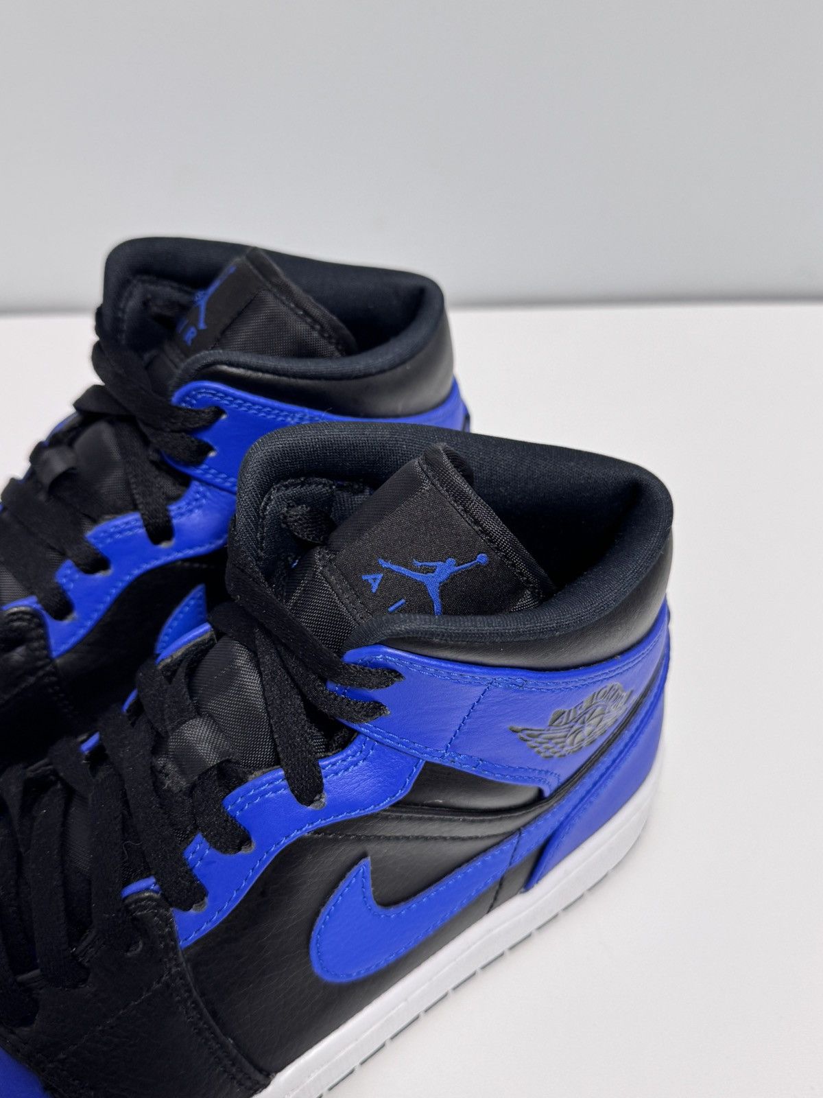 Jordan Brand Air Jordan 1 Mid Hyper Royal Size US 9 / EU 42 - 5 Thumbnail