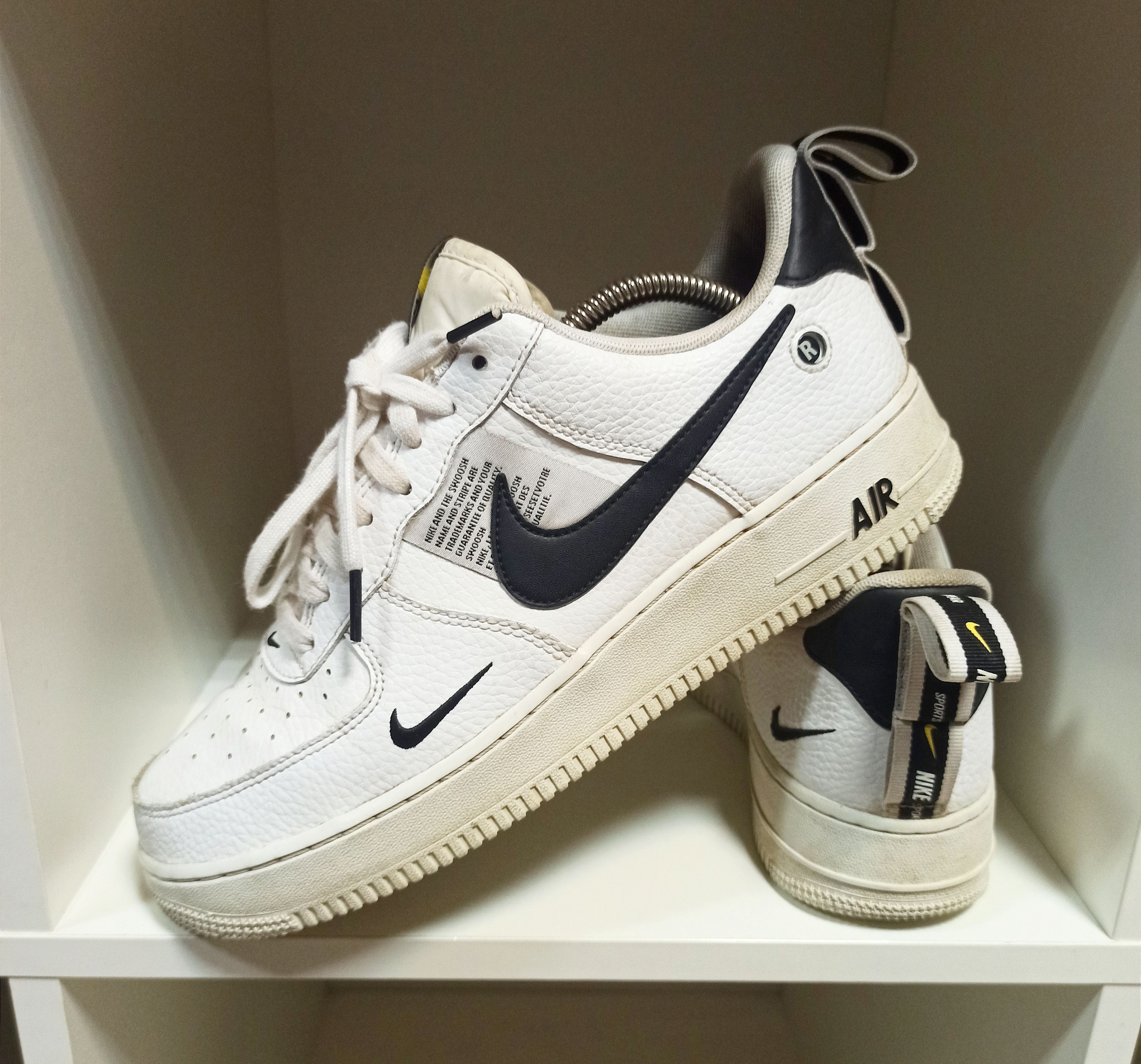 Japanese Brand Nike AF-1 Utility Pria Size US 9 / EU 42 - 1 Thumbnail