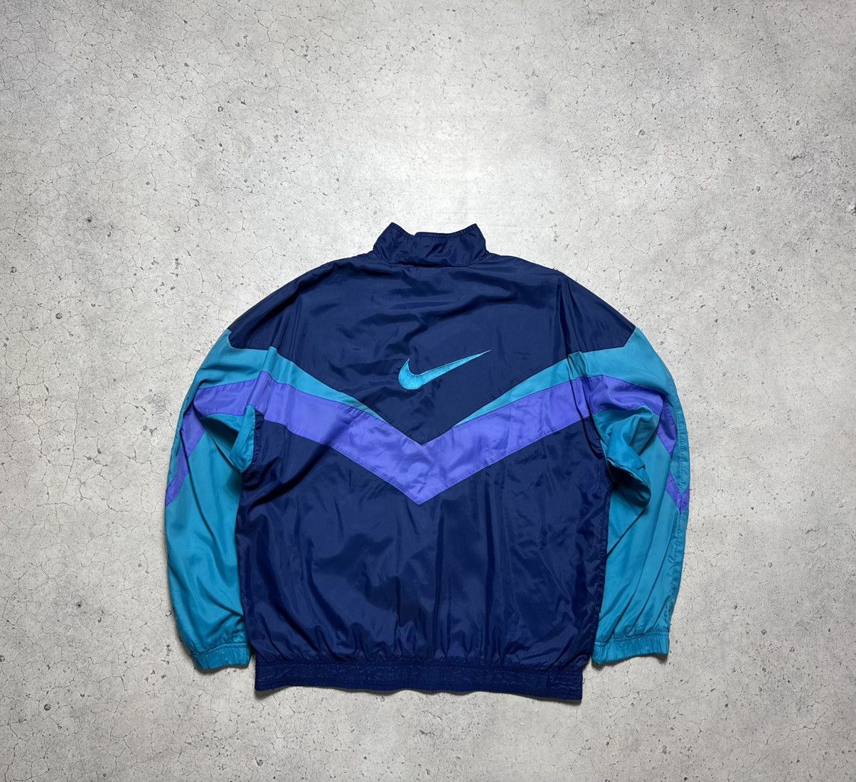 Nike Nike Vintage 80’s Nylon Big Swoosh Light Jacket Size M Size US M / EU 48-50 / 2 - 1 Thumbnail