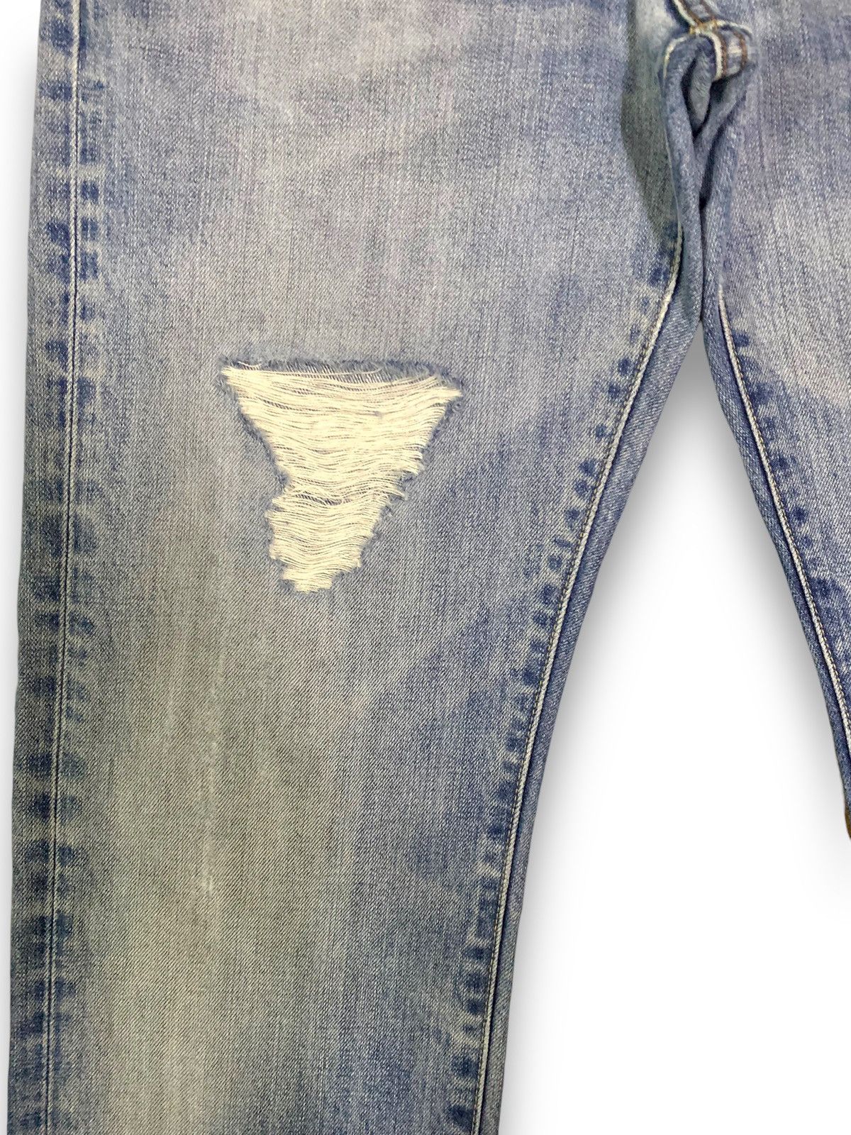 Undercover × Uniqlo Vintage Uniqlo UJ S002 Dirty Blue Wash Distressed Jeans Size US 32 / EU 48 - 8 Thumbnail