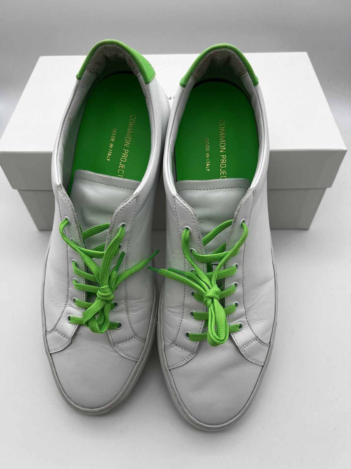 Common Projects Common Projects Retro Low Fluo White/Green Size US 11 / EU 44 - 2 Thumbnail