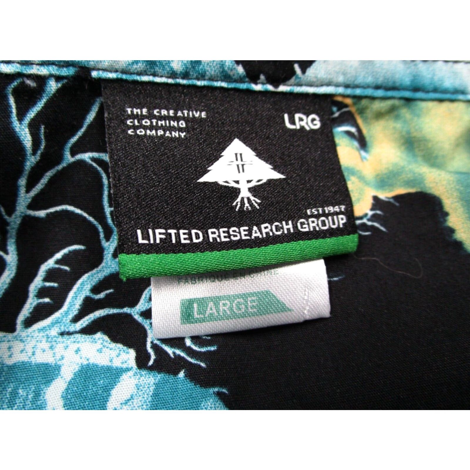 Vintage LRG Shirt Men Large Black Short Sleeve Button Up Hawaiian Fish Octopus Monkey Graphic Mens Size US L / EU 52-54 / 3 - 3 Thumbnail