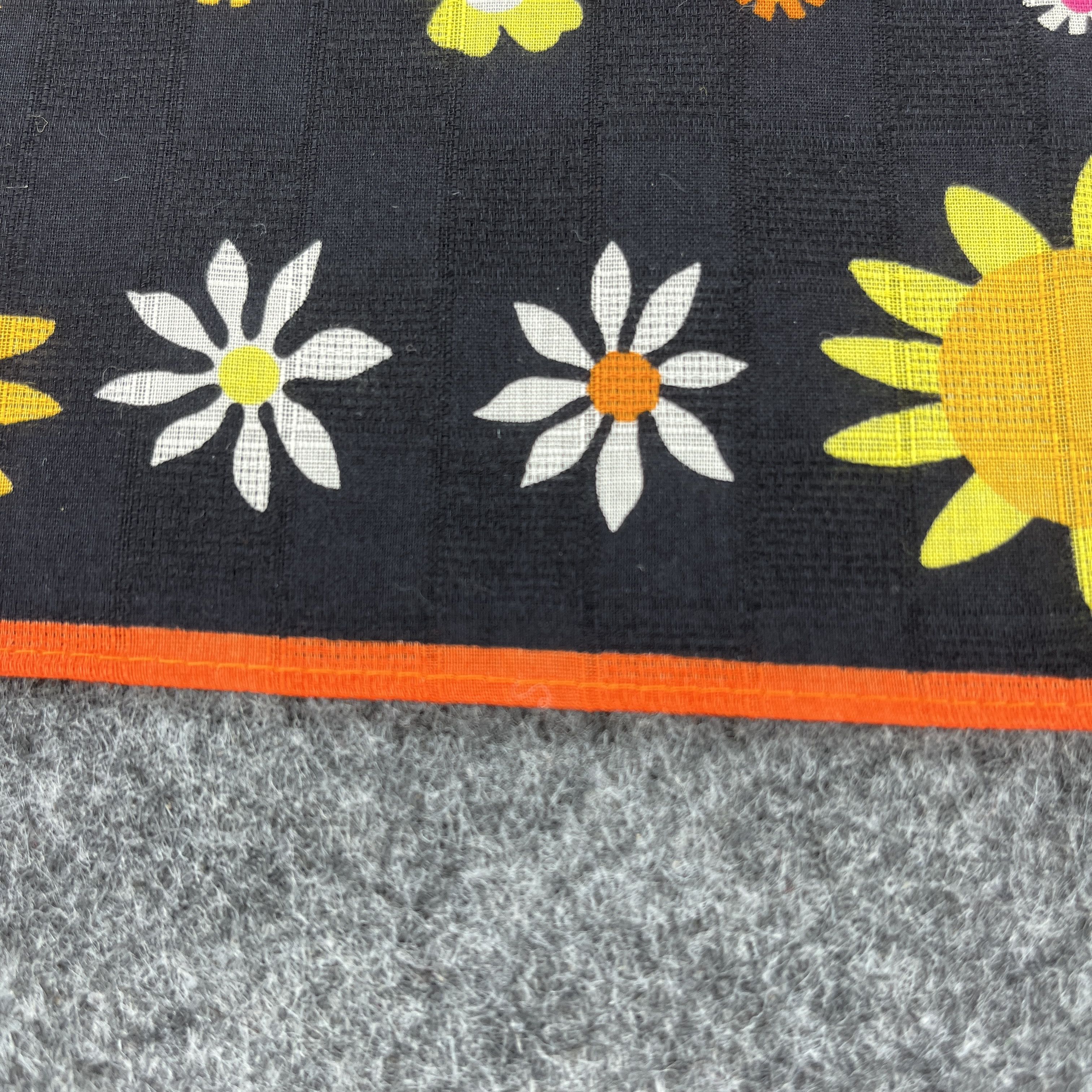 United Colors Of Benetton United Colors Of Benetton Handkerchief / Neckerchief B827 Size ONE SIZE - 6 Thumbnail