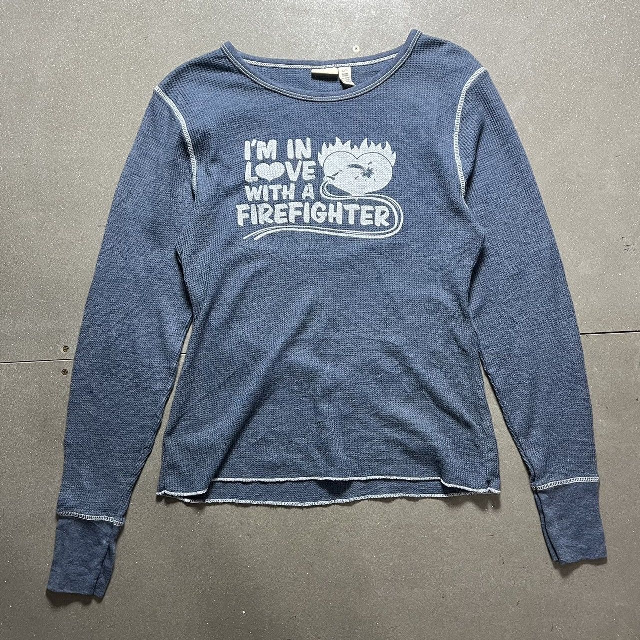 American Eagle Outfitters American Eagle I’m in Love With a Firefighter Sweatshirt Size XL / US 12-14 / IT 48-50 - 1 Thumbnail