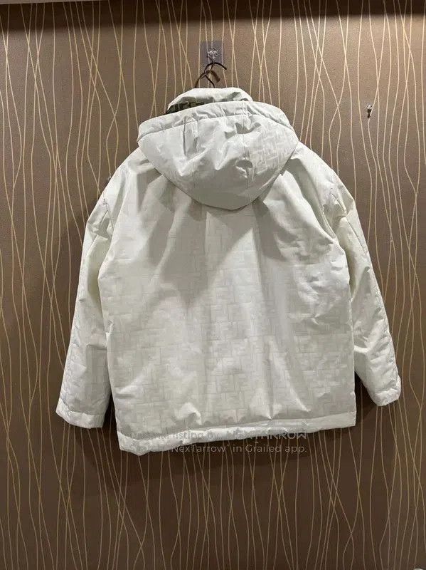 Fendi Fendi Women's White Down Jacket Size S . Size S / US 4 / IT 40 - 1 Thumbnail