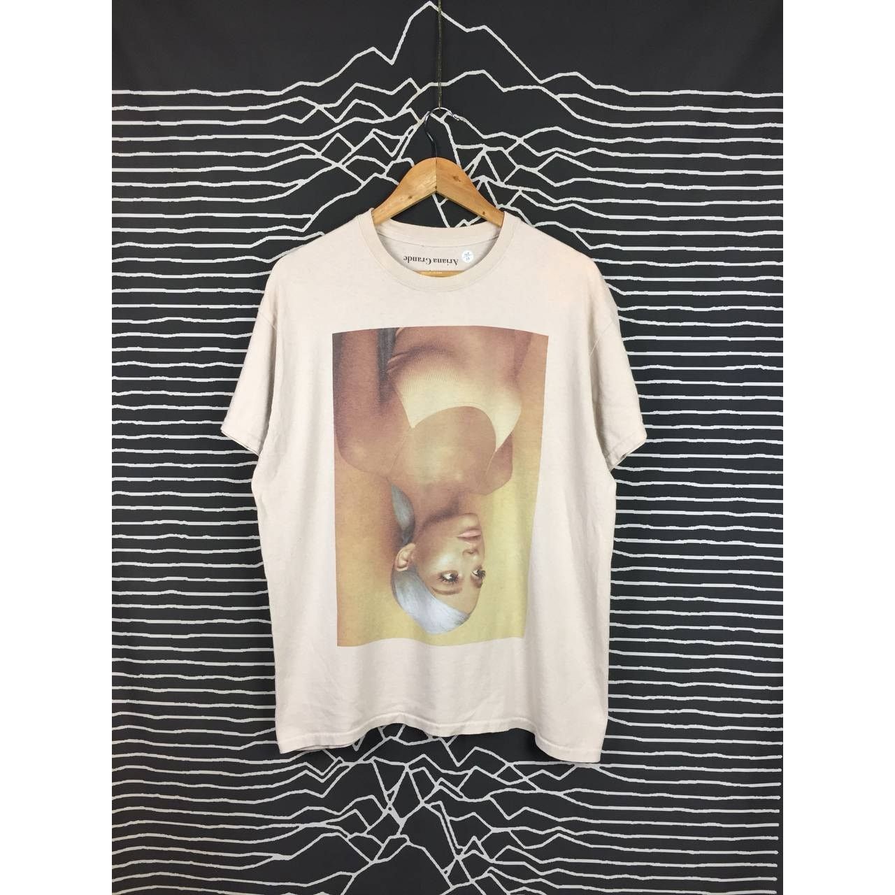 Band Tees Ariana Grande American Pop Star Sweetener Graphic Tee Size US L / EU 52-54 / 3 - 2 Thumbnail