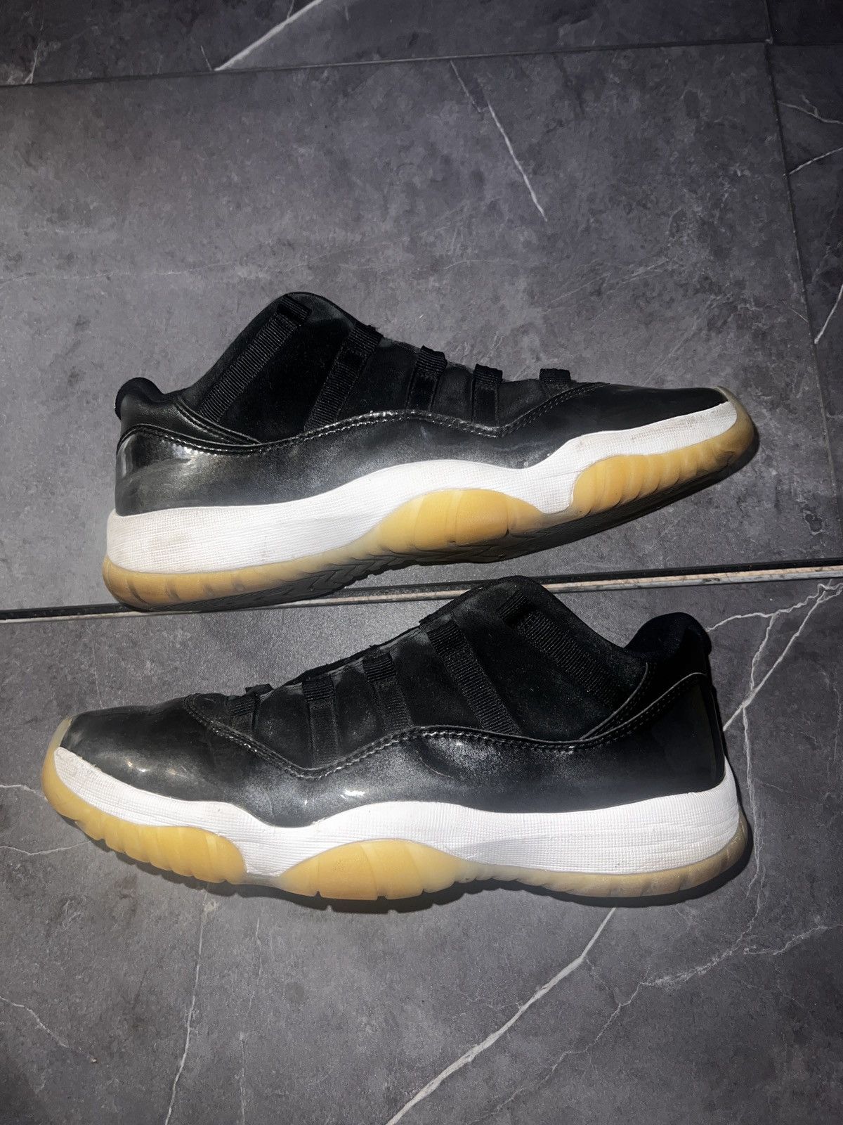 Jordan Brand Jordan 11 Retro Low Barons Size US 9.5 / EU 42-43 - 1 Thumbnail