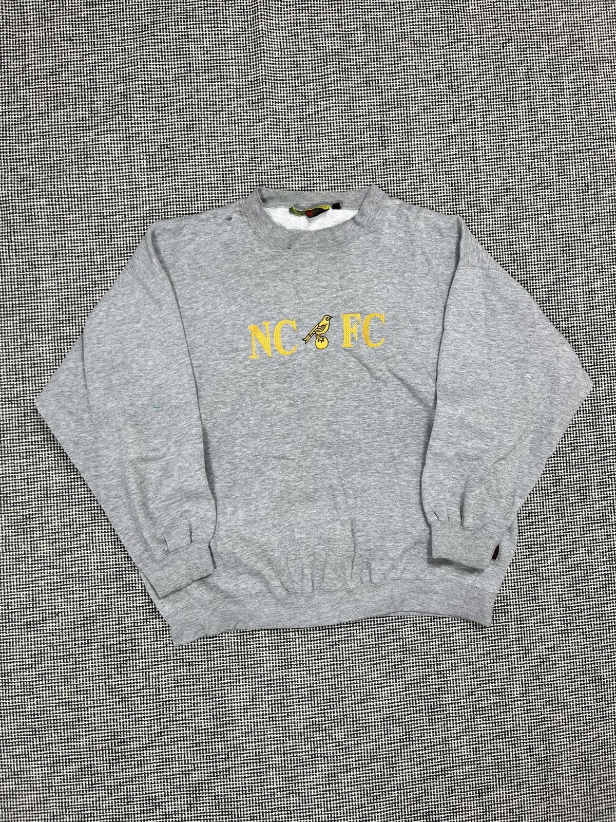 Vintage rare 90s Norwich City The Canaries FC soccer sweatshirt Size US XL / EU 56 / 4 - 1 Thumbnail