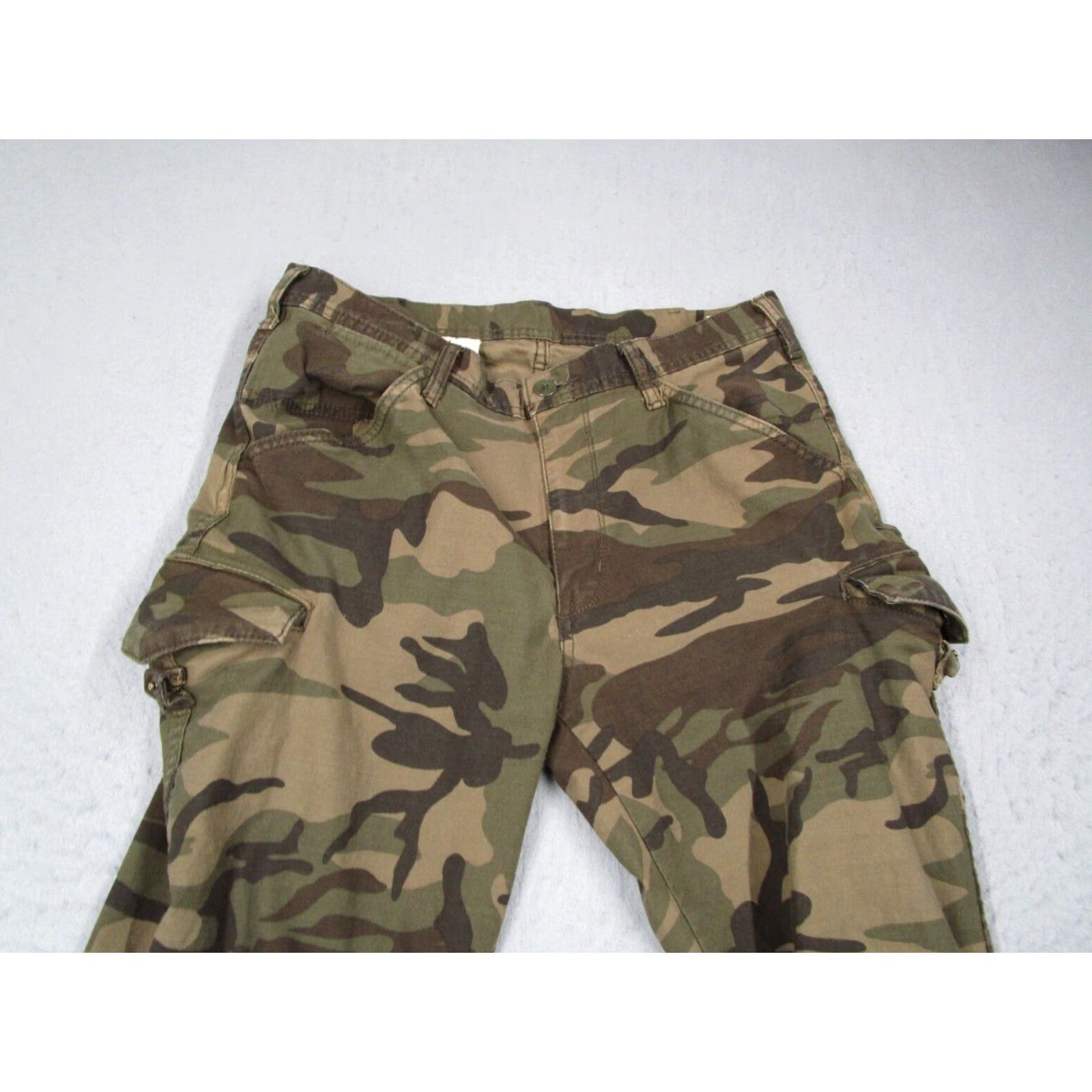 United Arrows United Arrows Pants Mens 32 Green Camouflage Cargo Work Cotton Blend Canvas Pockets Regular Fit Casual Outdoor Summer Winter Spring Fall 32x34 Mens Size US 32 / EU 48 - 2 Thumbnail
