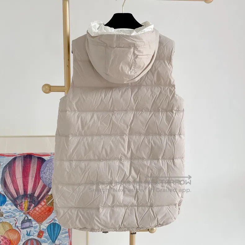 Brunello Cucinelli Brunello Cucinelli Light khaki down vest Size M / US 6-8 / IT 42-44 - 2 Thumbnail