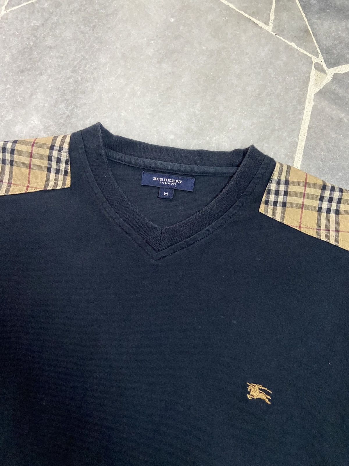 Burberry Burberry London Shoulder Patch T-Shirt Size US M / EU 48-50 / 2 - 3 Thumbnail
