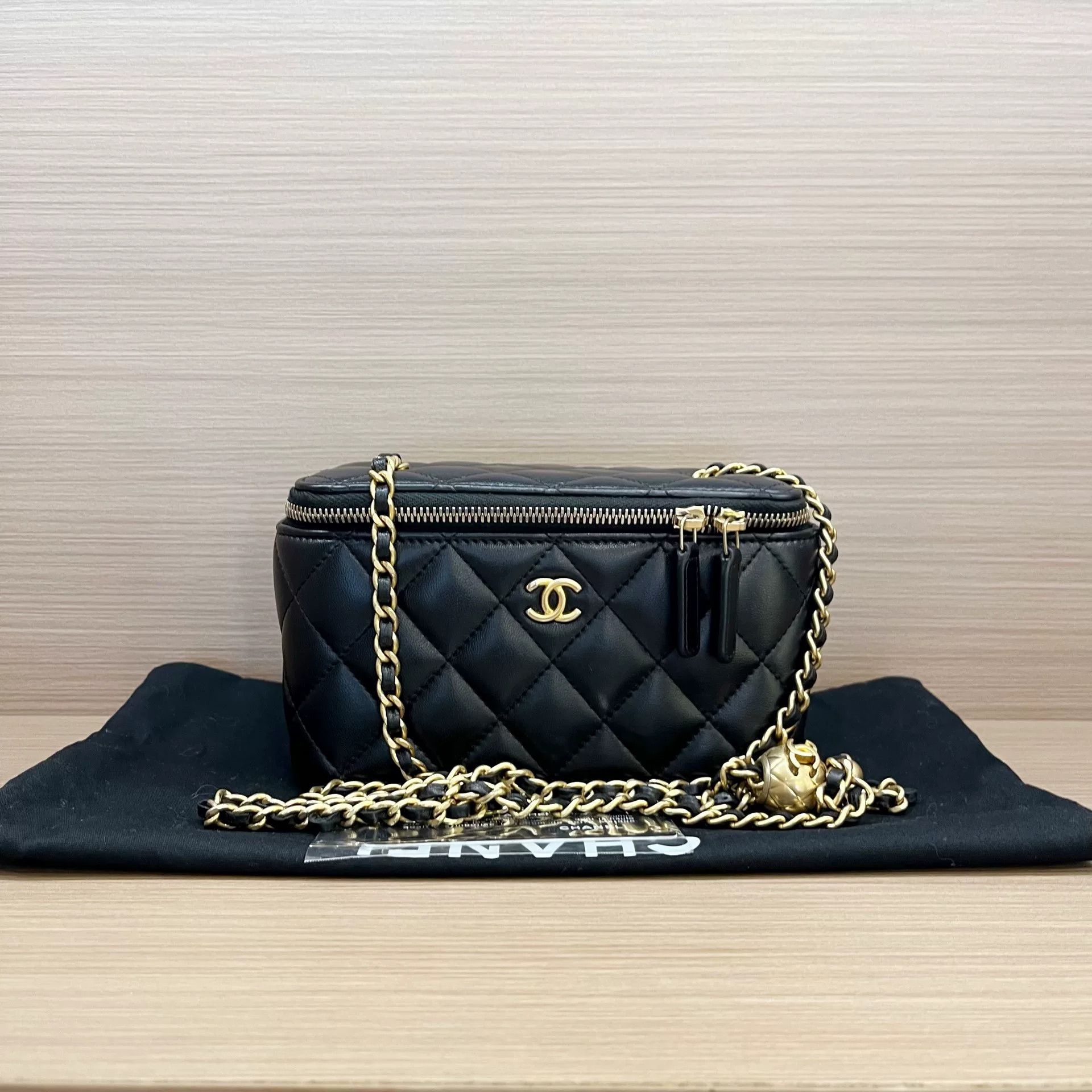 Chanel Pre-loved Bag Very good condition Size ONE SIZE - 1 Thumbnail