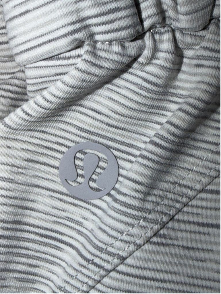 Lululemon LULULEMON KEEP MOVING PANT 27”WEE ARE FROM SPACE COLOR SZ 6 Size 28" / US 6 / IT 42 - 2 Thumbnail