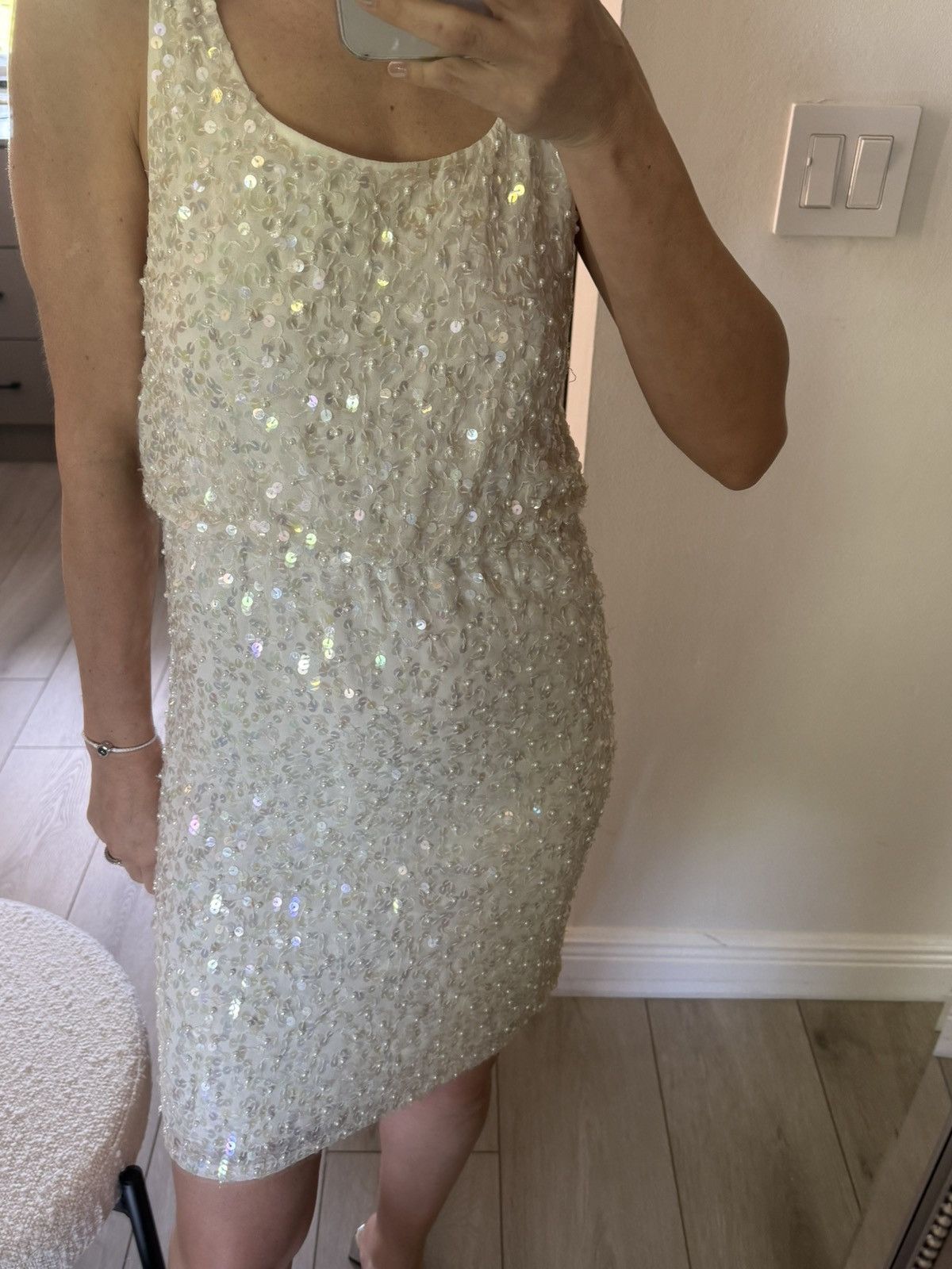 Alice + Olivia Alice + Olivia white sequins dress Size S / US 4 / IT 40 - 2 Thumbnail