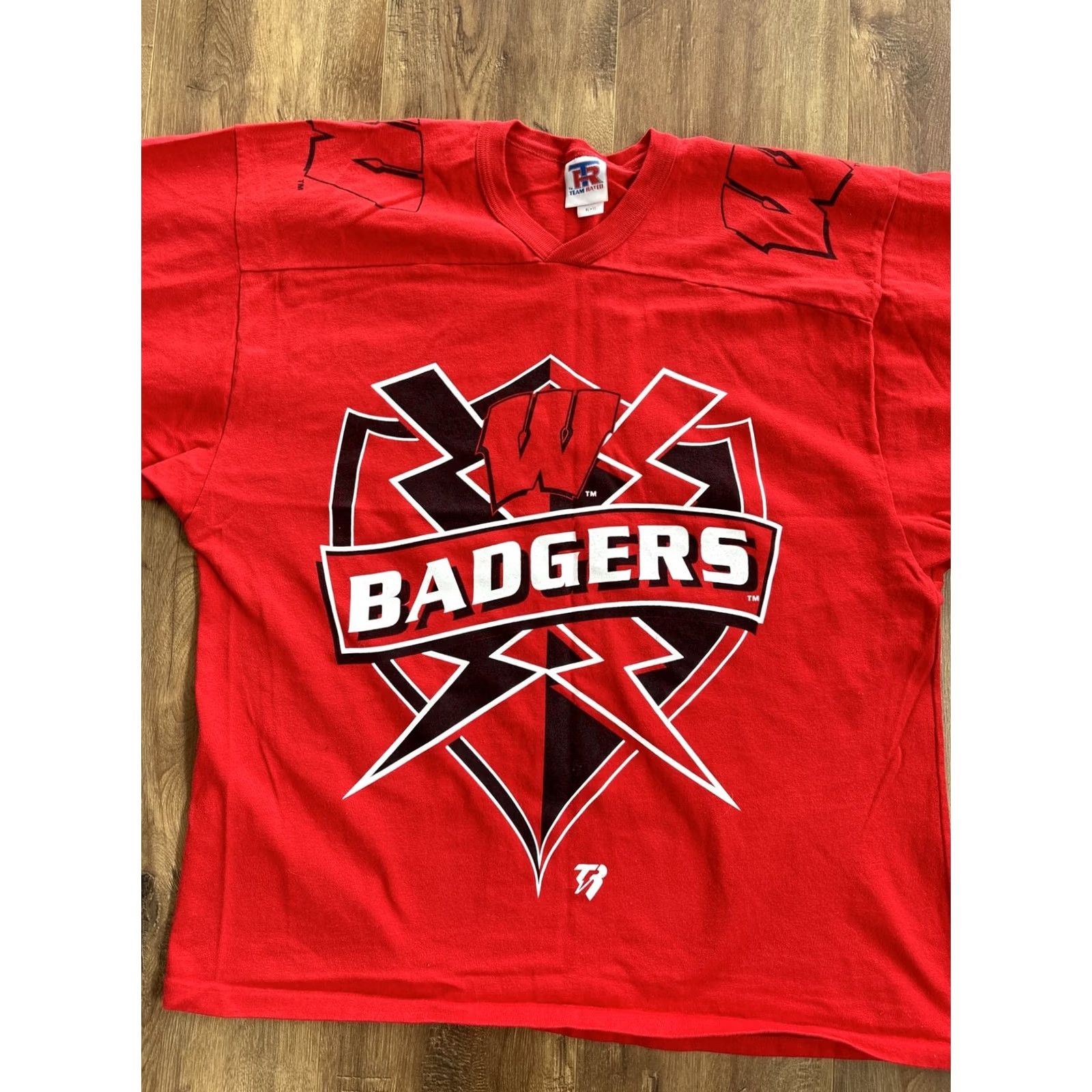 Vintage VINTAGE UW Wisconsin Badgers Ice Hockey Jersey NCAA T-Shirt MENS XL Red Crew Neck Short Sleeve Single Stitch USA 1980s Men XL Size US XL / EU 56 / 4 - 2 Thumbnail