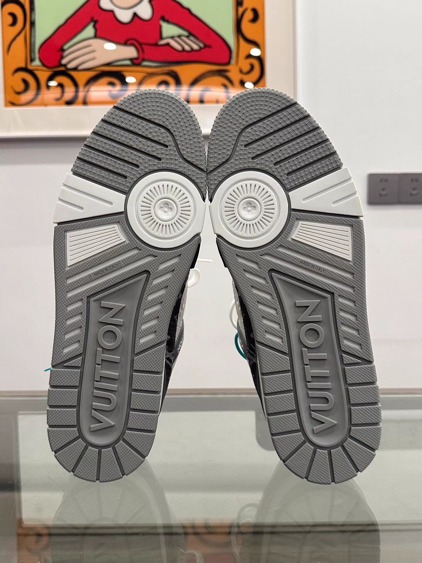 Louis Vuitton LV Men's Trainer Gray & White Monogram Uk8/42 Size US 9 / EU 42 - 6 Thumbnail