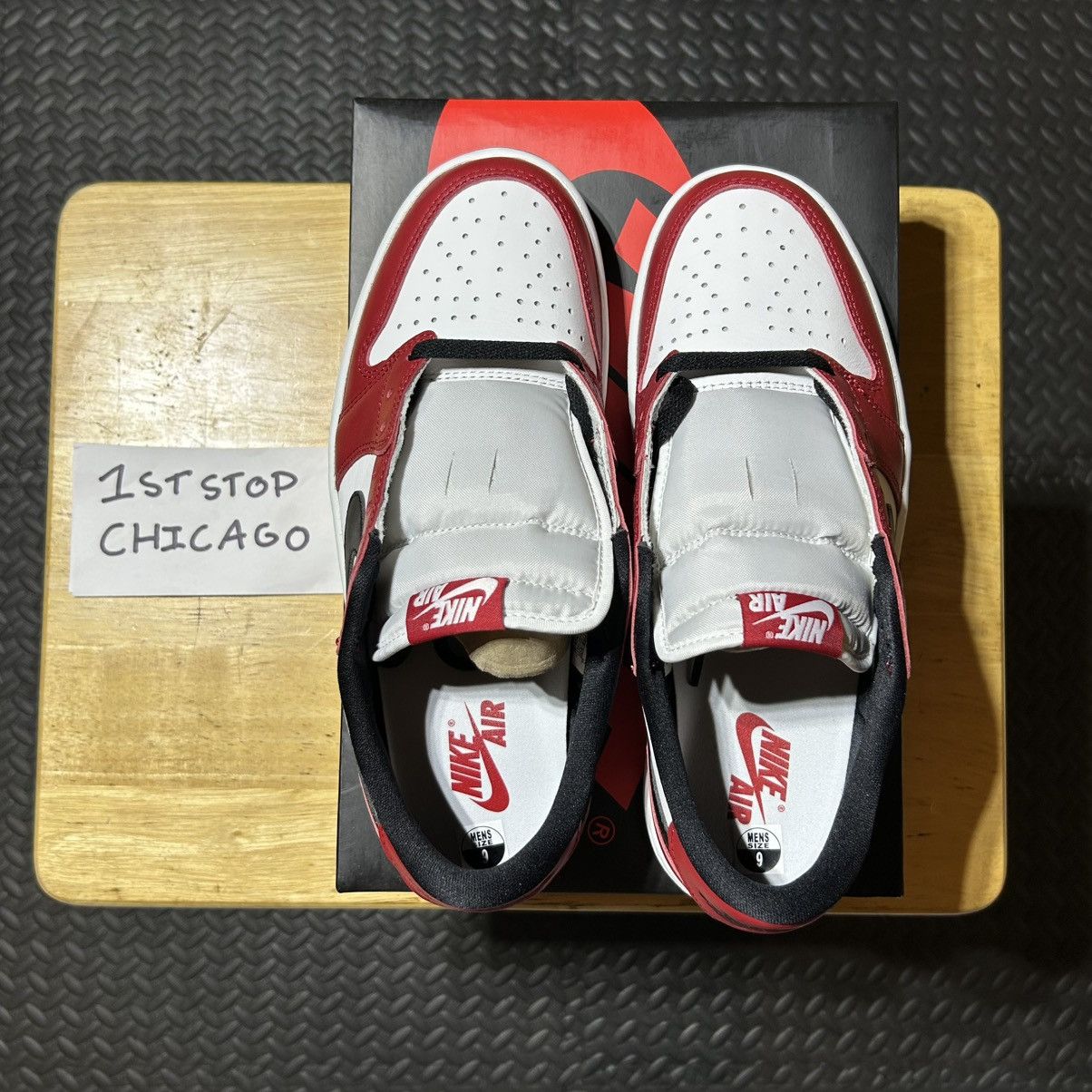 Nike Nike Air Jordan 1 Low OG Chicago 2025 HQ6998-600 Men’s 9 NEW Size US 9 / EU 42 - 5 Thumbnail