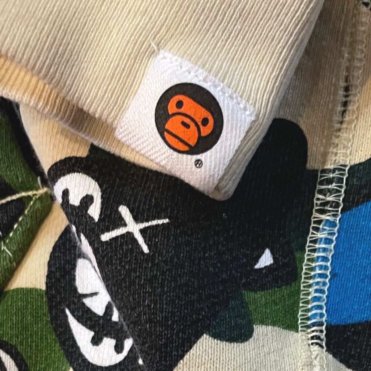 Bape × Kaws Bape x Kaws Baby Milo Animal Kingdom Full Zip Hoodie Size US M / EU 48-50 / 2 - 2 Thumbnail