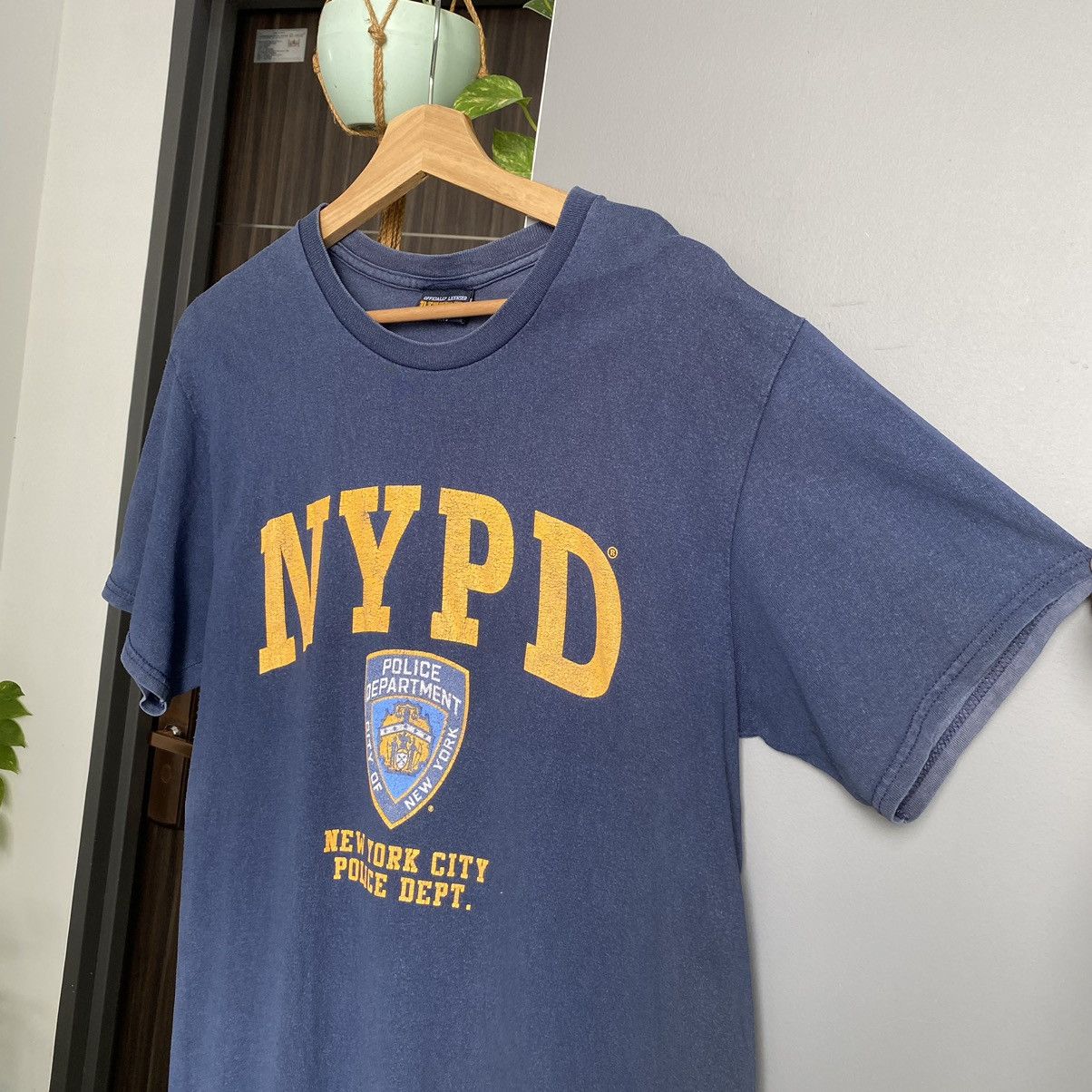 Vintage Thrashed Faded Vintage Y2K NYPD ERD GRUNGE GRAIL OG TSHIRT Size US M / EU 48-50 / 2 - 1 Thumbnail