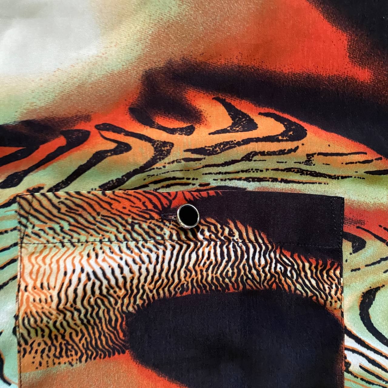 Vintage VINTAGE 90S AMAZING CRAZY SHIRT ART STREET FASHION STYLE 320 Size US XXL / EU 58 / 5 - 2 Thumbnail