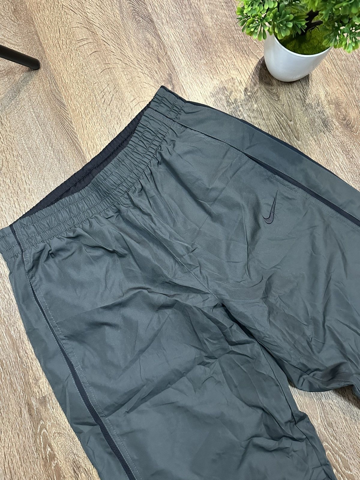 Nike Nike Vintage Track Pants Y2K Size US 32 / EU 48 - 4 Thumbnail