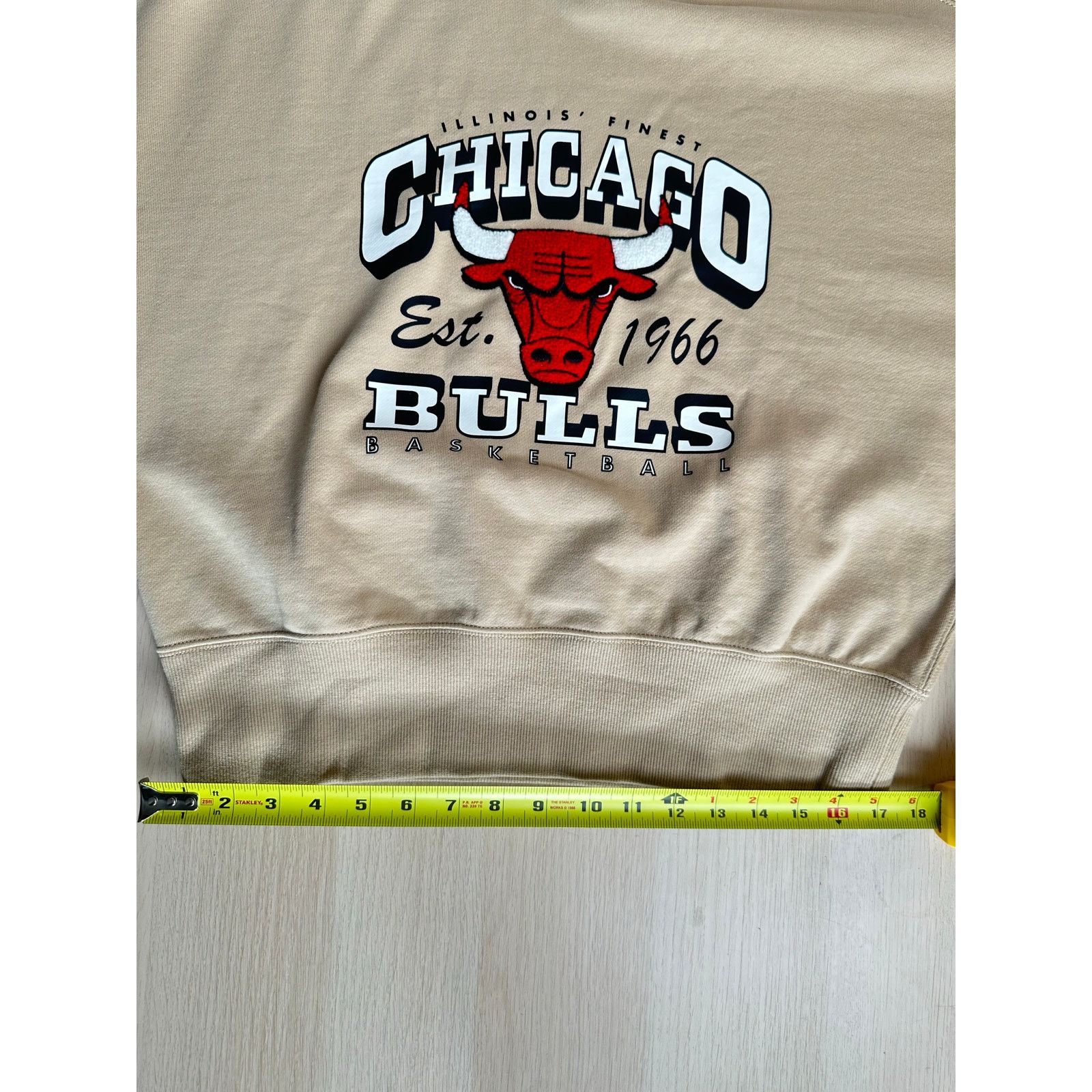 NBA Chicago Bulls Vintage NBA Beige Crewneck -Size S/M - New Size US M / EU 48-50 / 2 - 7 Thumbnail