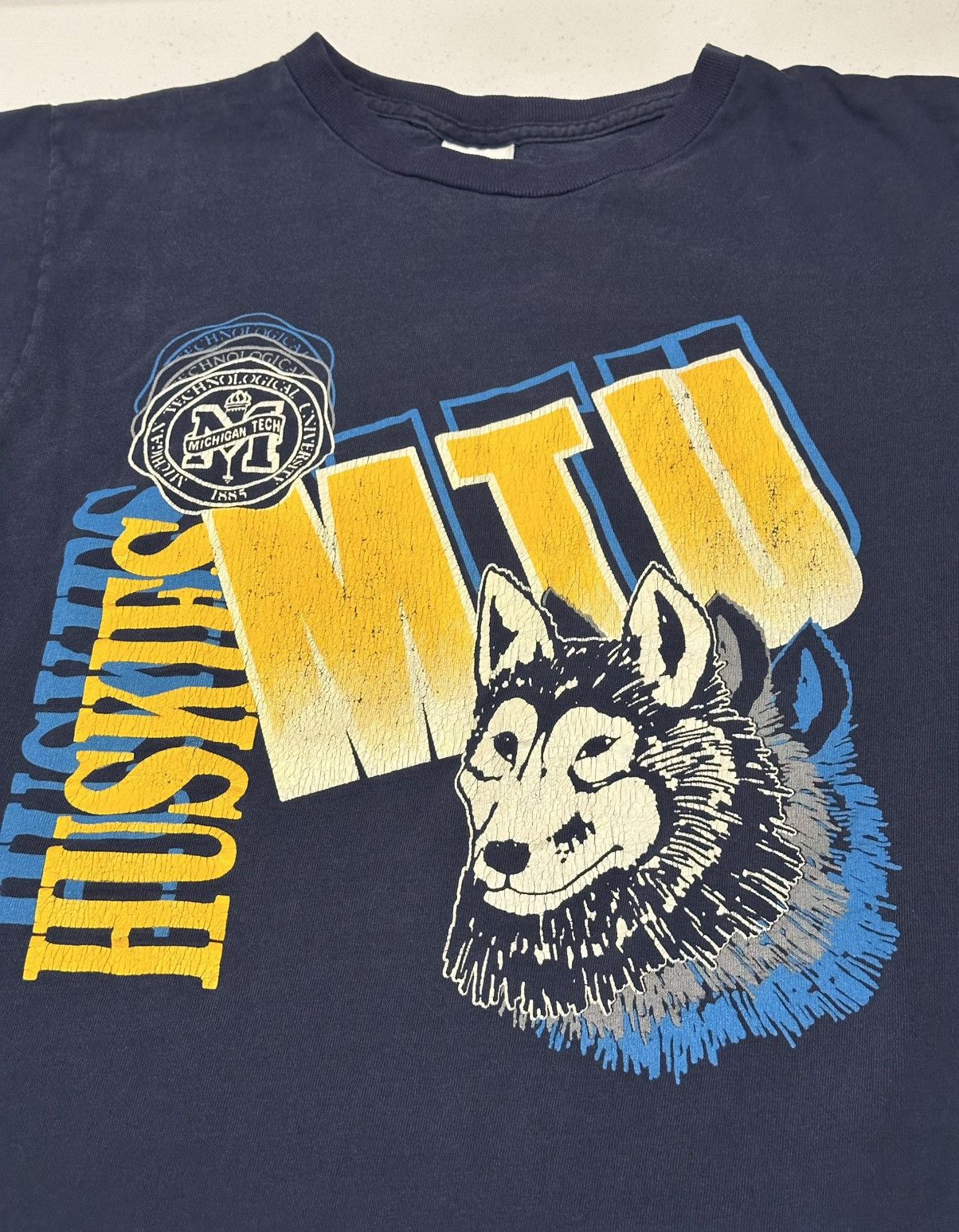 Vintage Vintage Michigan Huskies university single stitch T-shirt Size US M / EU 48-50 / 2 - 2 Thumbnail