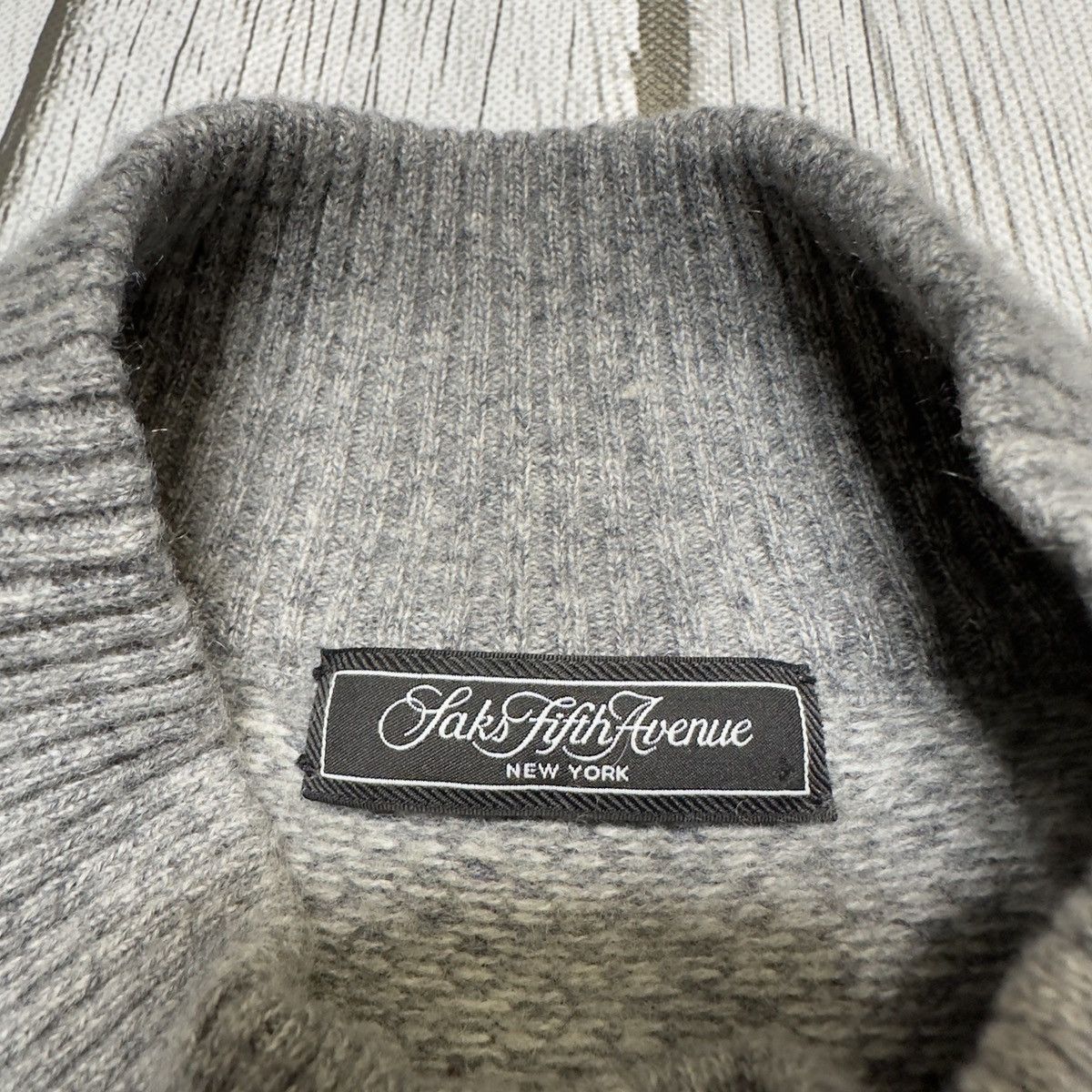 Saks Fifth Avenue Saks Fifth Avenue cashmere sweater Size US XXL / EU 58 / 5 - 5 Thumbnail