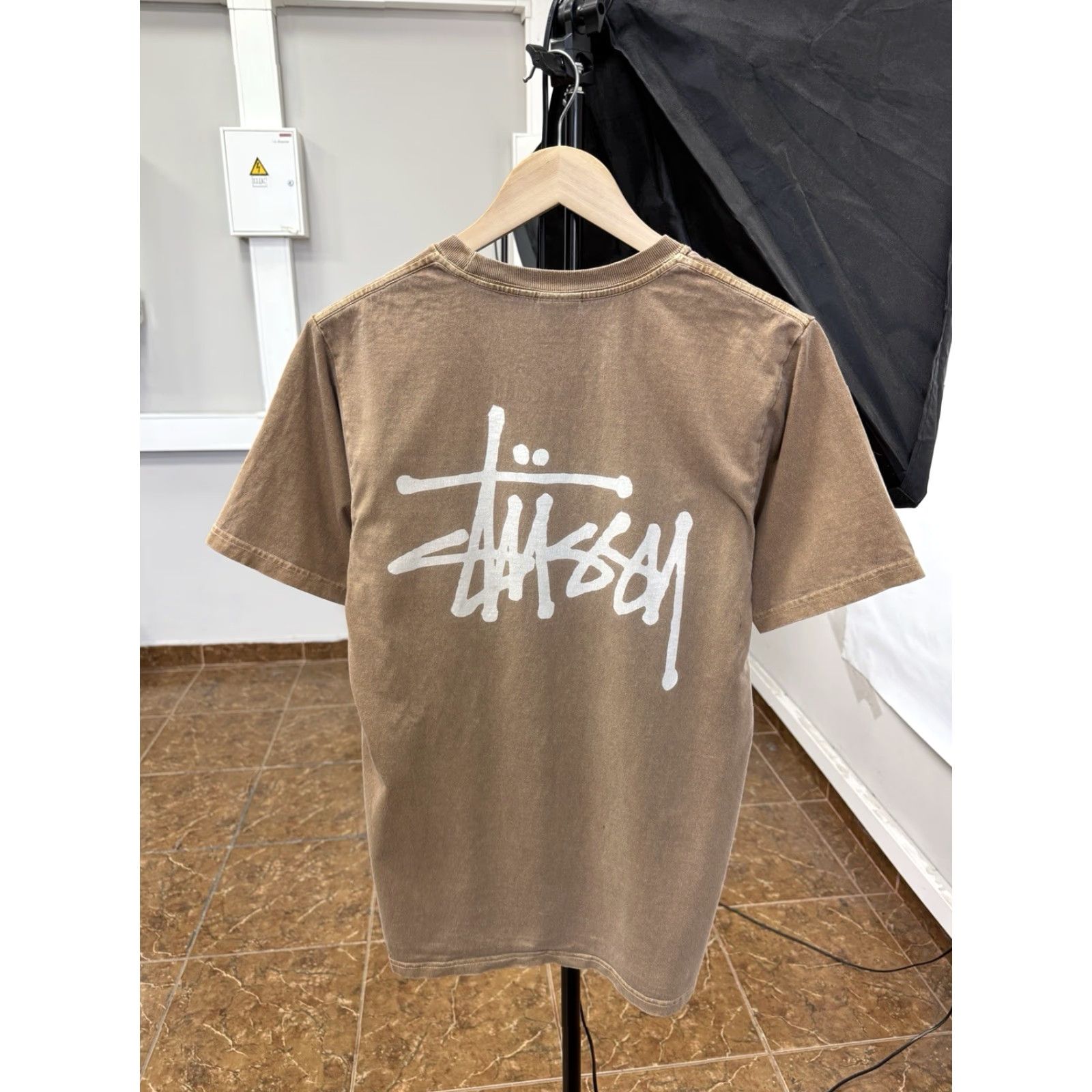 Vintage VINTAGE Stussy T-Shirt Brown Retro Size S Mens Size US S / EU 44-46 / 1 - 2 Thumbnail
