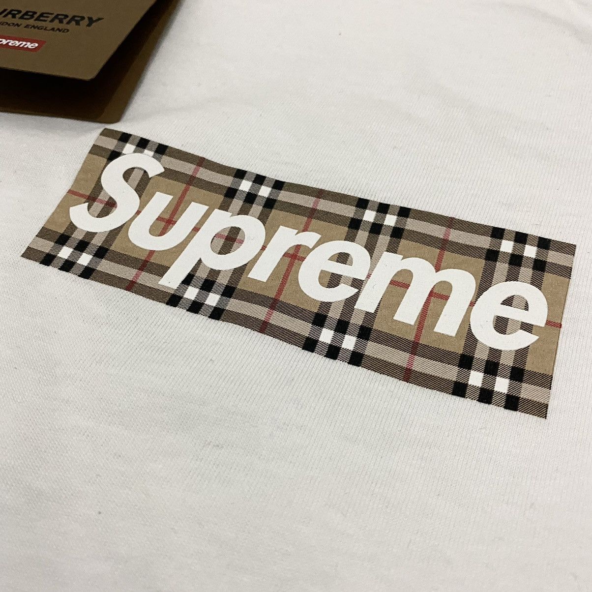 Burberry × Supreme SUPREME X BURBERRY LONDON 'Box Logo' S/S '22 T-Shirt W/T Size US M / EU 48-50 / 2 - 4 Thumbnail