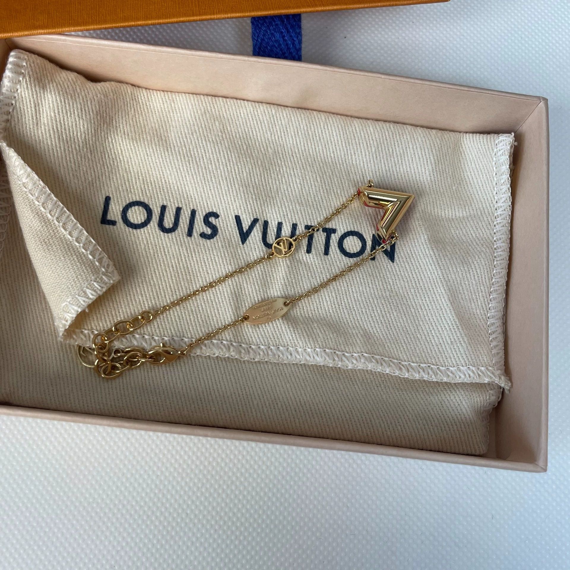 Louis Vuitton LOUIS VUITTON Red Letter Bracelet Size ONE SIZE - 3 Thumbnail