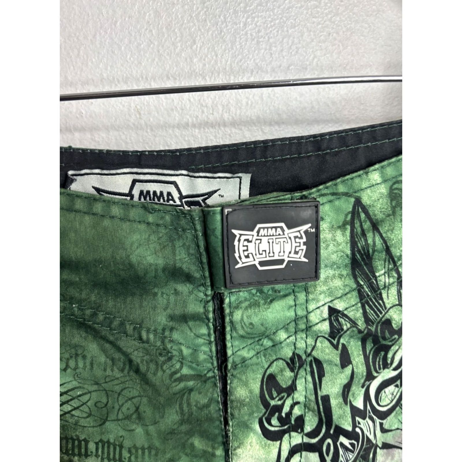 Vintage MMA Elite Fight Shorts Mens Green Purple Skull Graphic Board Shorts Training Size US 34 / EU 50 - 4 Thumbnail