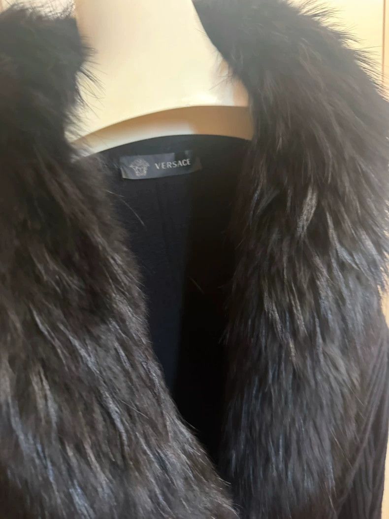 Versace Versace Midi length large fur collar sweater Size M / US 6-8 / IT 42-44 - 8 Thumbnail