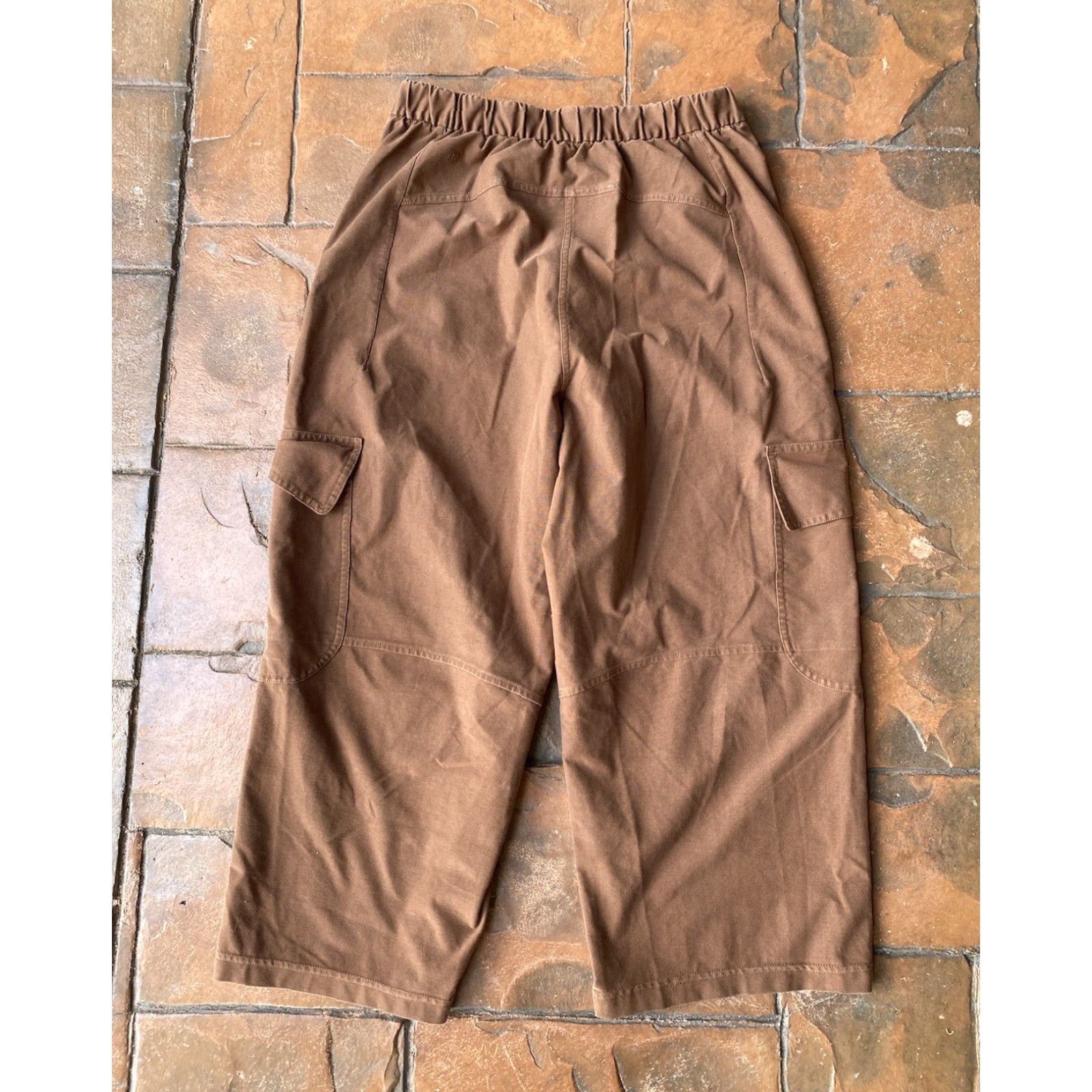 Lululemon VINTAGE Lululemon Light Utilitech Cargo Pocket High Rise Pant Brown Size 29 Wide Leg Size 29" - 3 Thumbnail