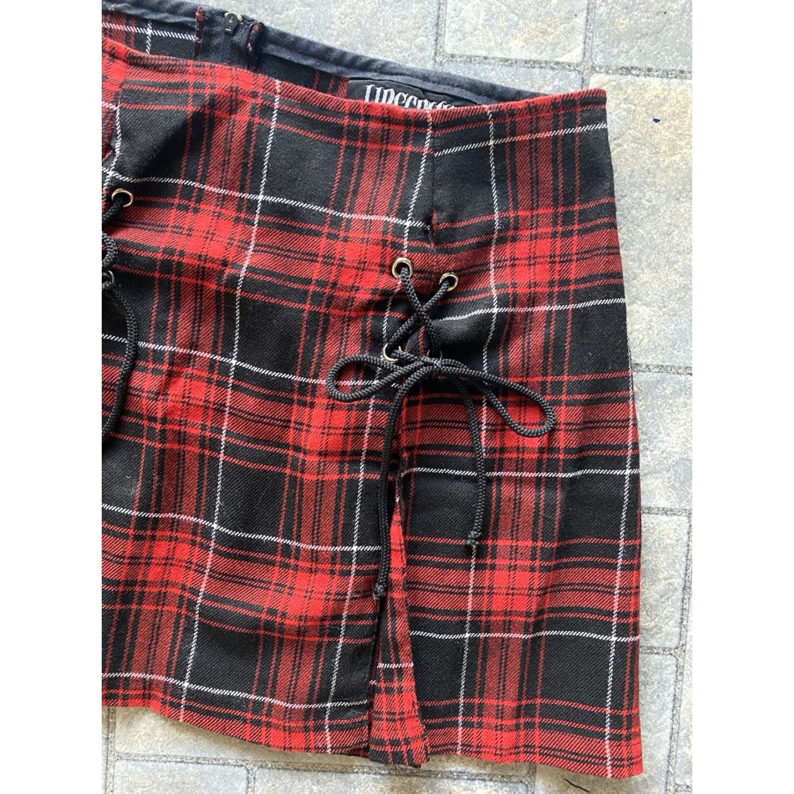 Lip Service VINTAGE Lip Service Los Angeles MEDIUM Red Black Plaid Mini Skirt Made In USA Size 32" / US 10 / IT 46 - 6 Thumbnail
