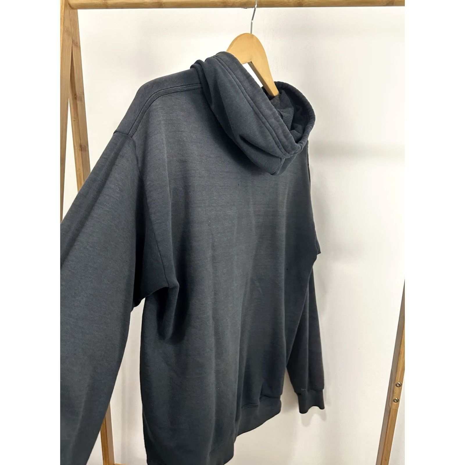 Fruit Of The Loom Fruit of the Loom Hoodie Mens M Black Pullover Distressed WIP Grunge Workwear VTG Gradient Sun Faded Worn Thrashed Sweatshirt Size US M / EU 48-50 / 2 - 7 Thumbnail