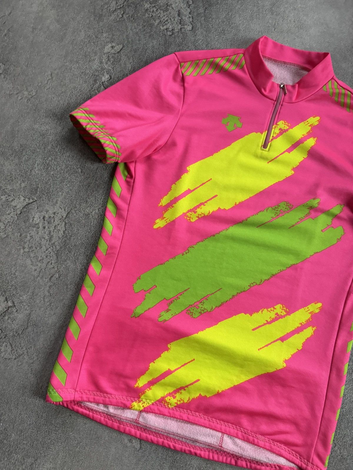 Vintage Descente XL all printed vintage cycling jersey tee T-shirt Size US XL / EU 56 / 4 - 5 Thumbnail