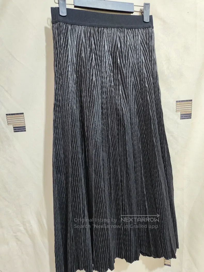 Issey Miyake Issey Miyake Black Pleated Skirt Size 25" / US 0 / IT 36 - 1 Thumbnail