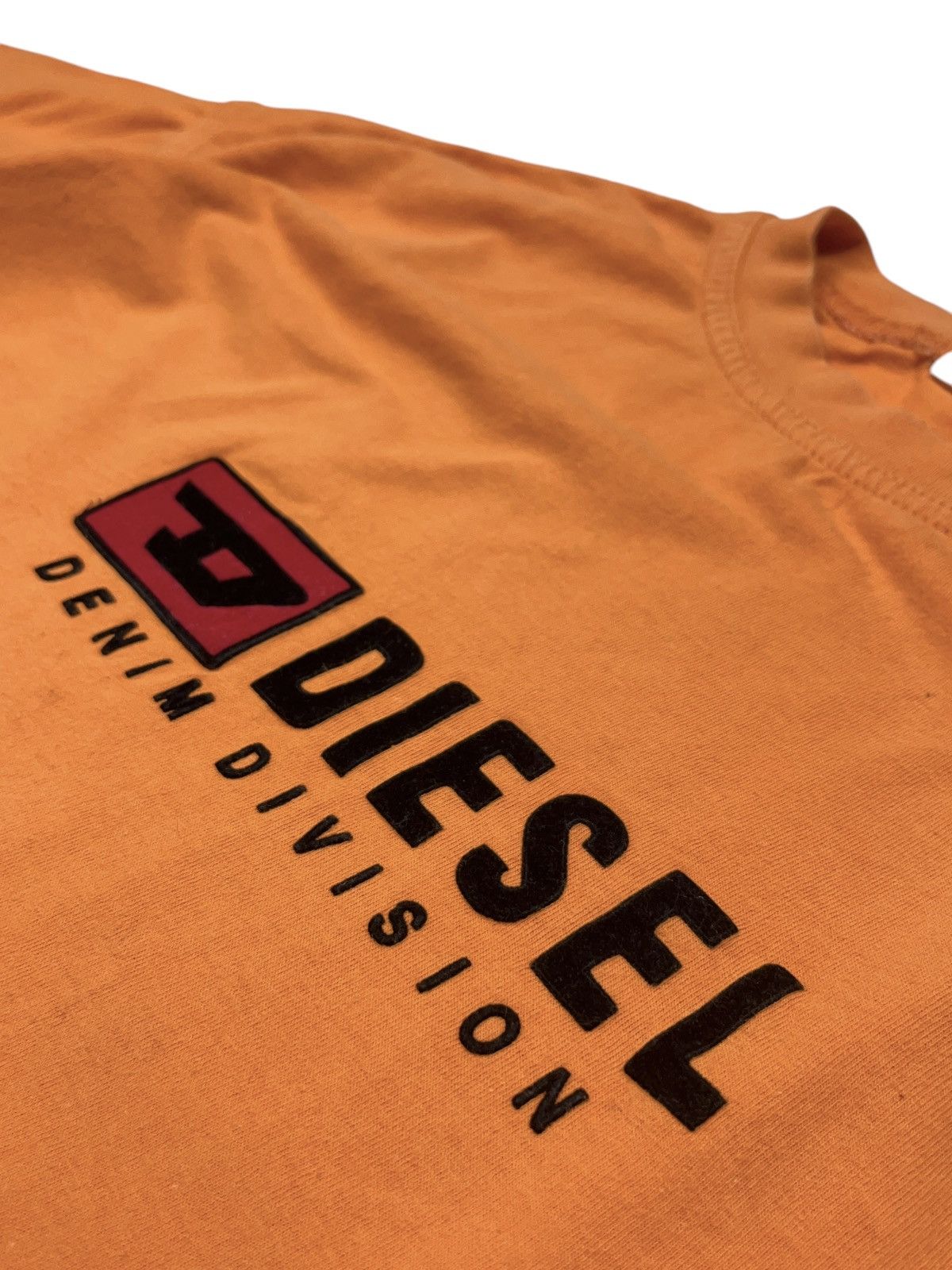 Diesel × Japanese Brand × Vintage Vintage 90s Diesel Denim Division Velour Logo T-shirt y2k Size US L / EU 52-54 / 3 - 2 Thumbnail