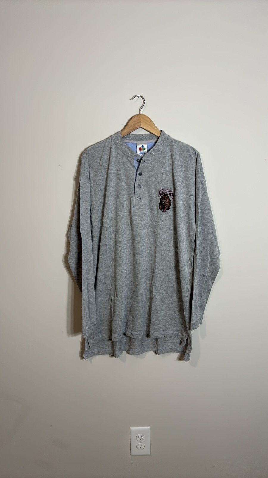 Vintage Vintage University of Montana Henley Shirt Size US XL / EU 56 / 4 - 1 Thumbnail